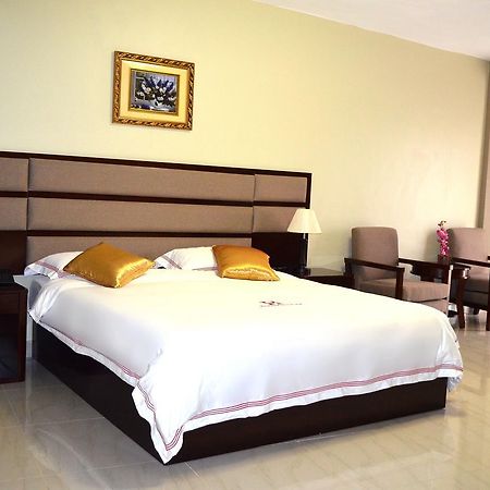 Hillside Plaza Hotel Кампала Екстериор снимка