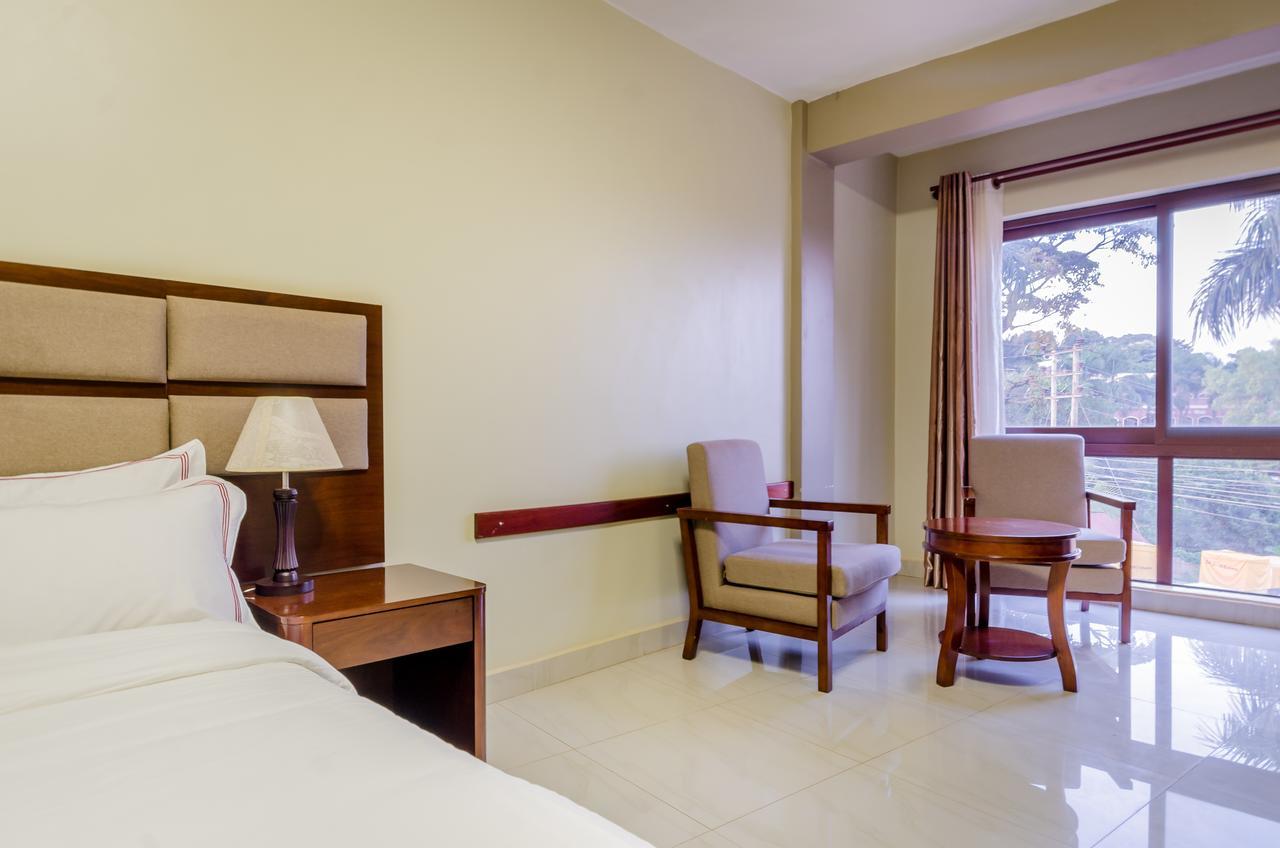 Hillside Plaza Hotel Кампала Екстериор снимка