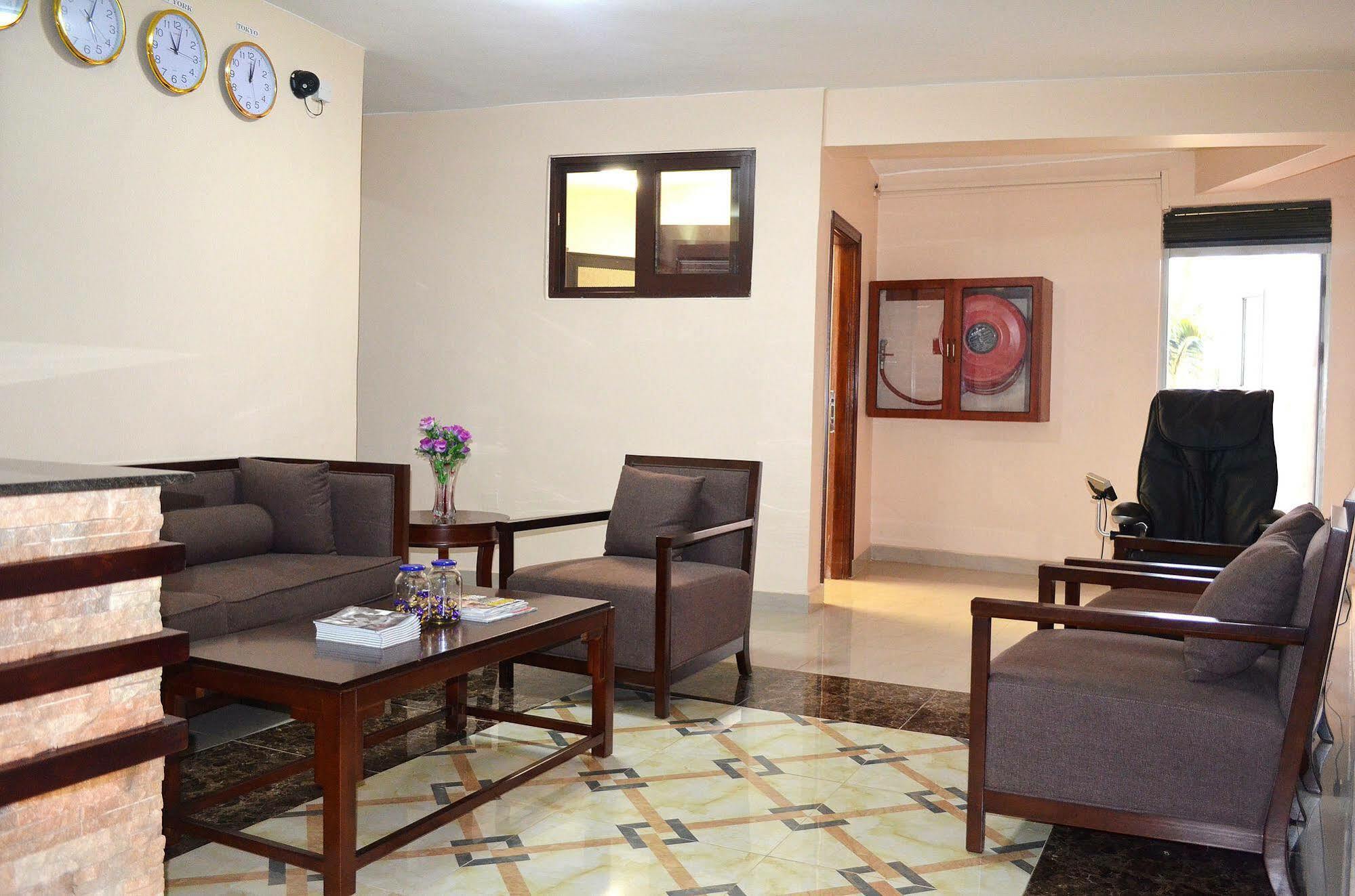 Hillside Plaza Hotel Кампала Екстериор снимка