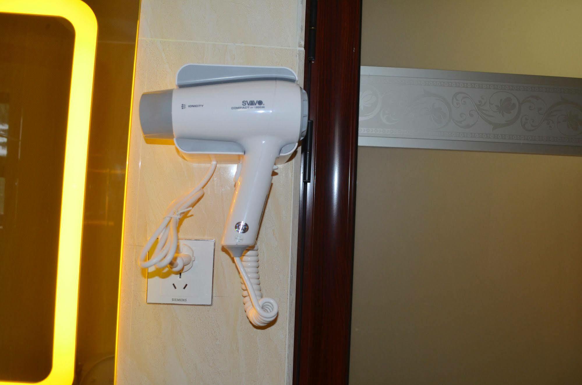 Hillside Plaza Hotel Кампала Екстериор снимка