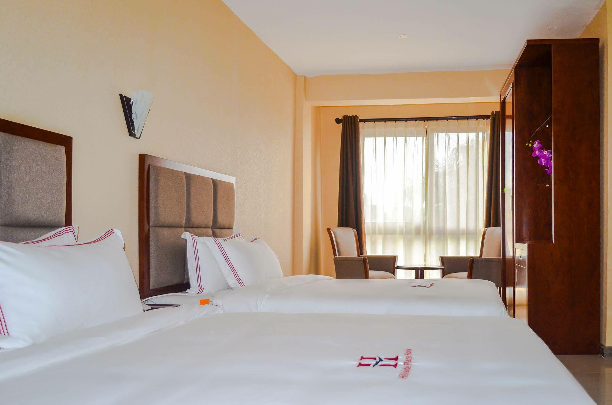 Hillside Plaza Hotel Кампала Екстериор снимка
