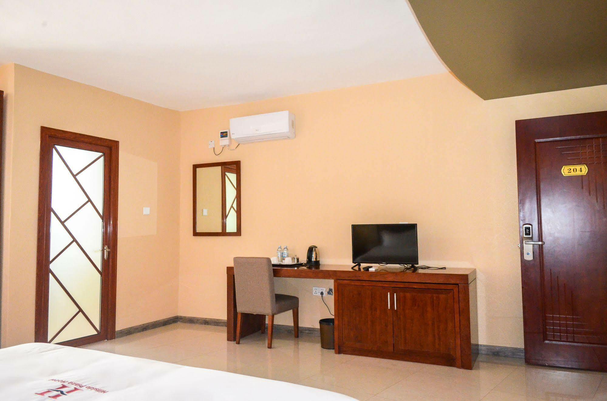 Hillside Plaza Hotel Кампала Екстериор снимка